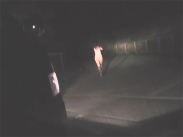 輪姦された後に夜の山道を逃げ出す彼女