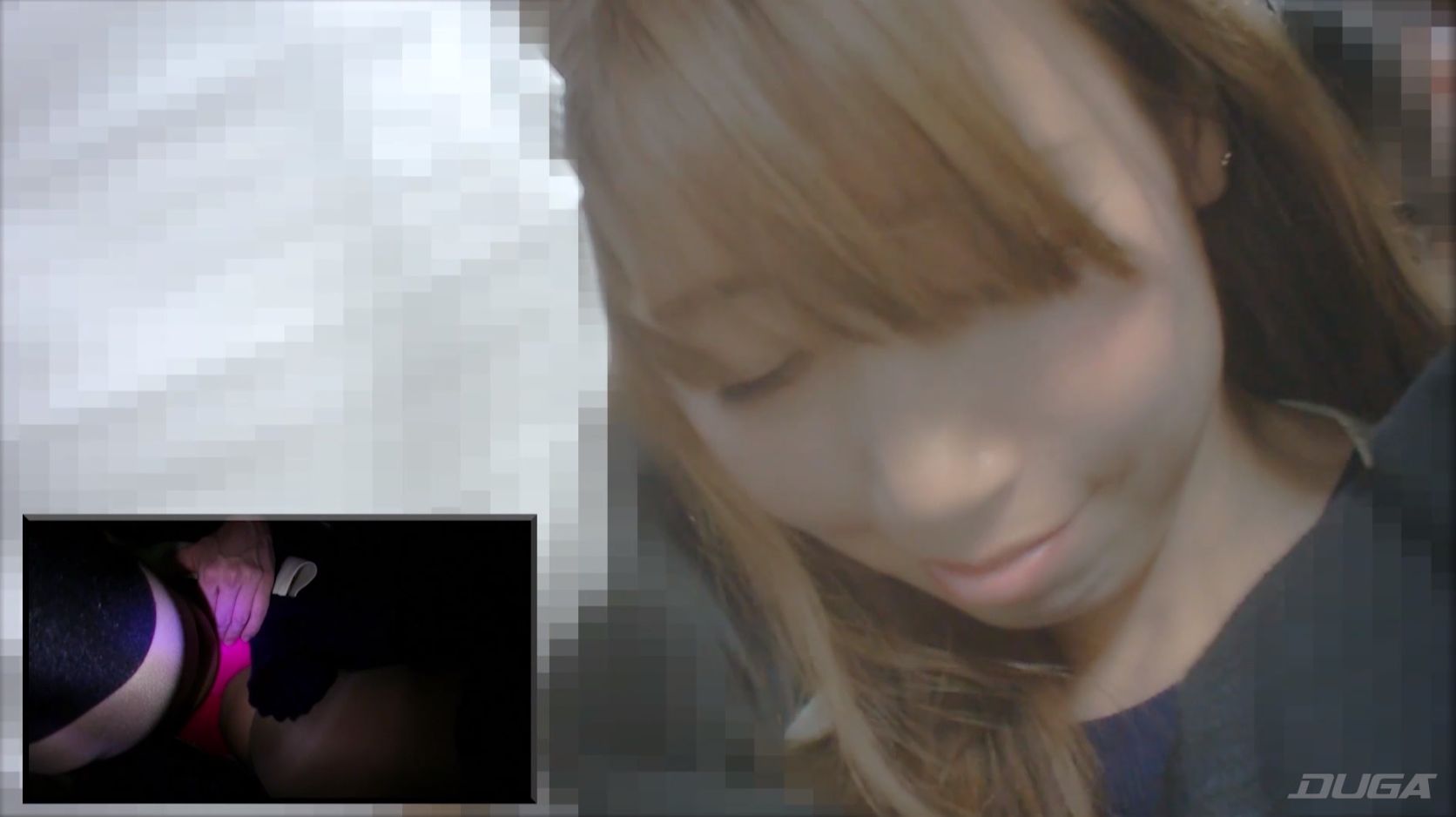 痴漢されても余裕の表情をみせる素人熟女 乾沙衣